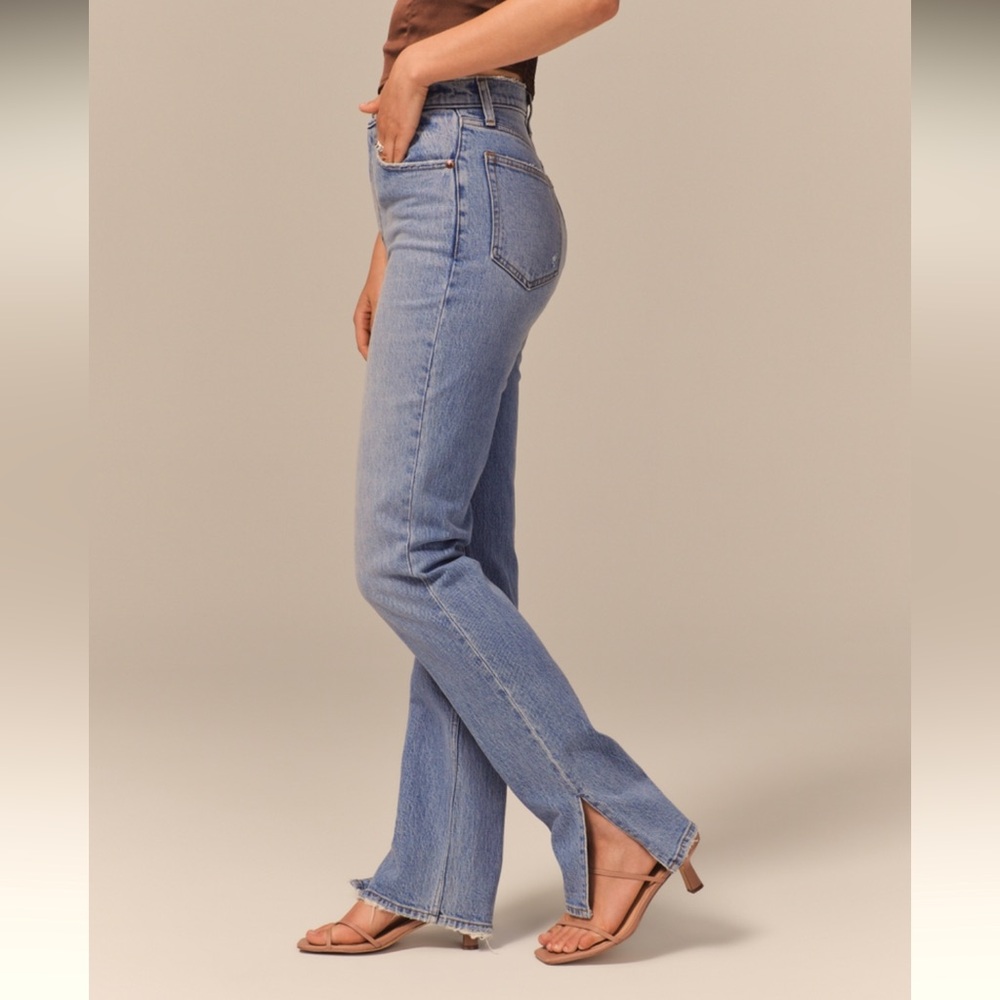 Abercrombie and Fitch Ultra High Rise 90s Straight Jean size 25 / 0R